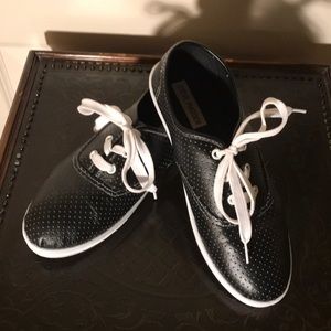 Steve Madden Lace up Shoe